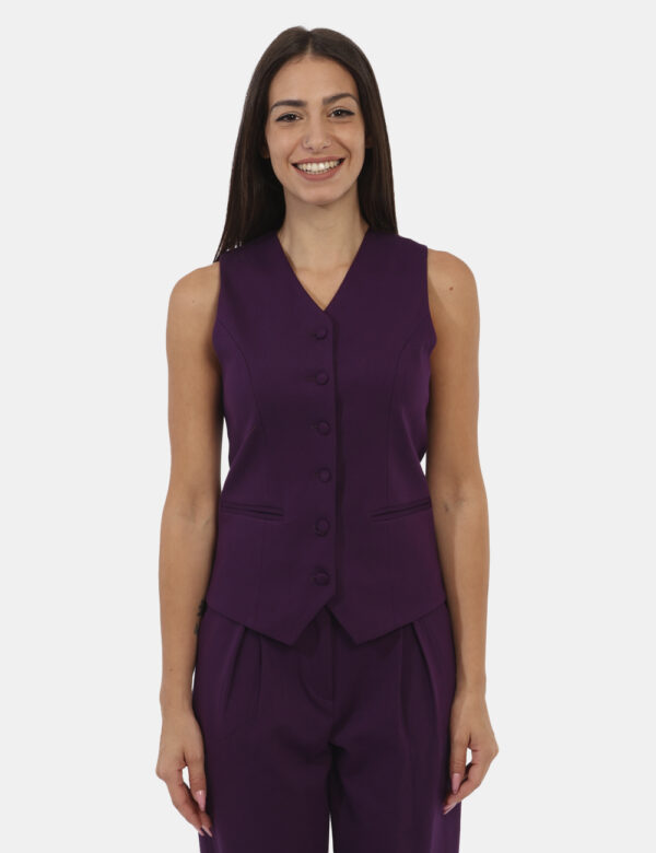 Gilet Manila Grace Viola - L’articolo appartiene al campionario esclusivo di stagione: pezzo unicoCod. art. G095VU A CVVi ri