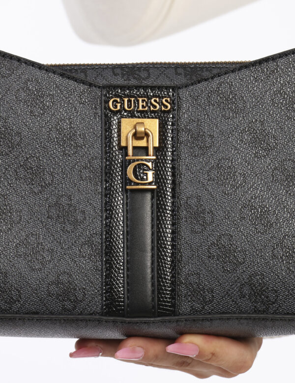 Borsa GUESS Grigio - Borsa a mano semirigida di piccole dimensioni in fantasia grigia e nera brandizzata. L'interno è compos