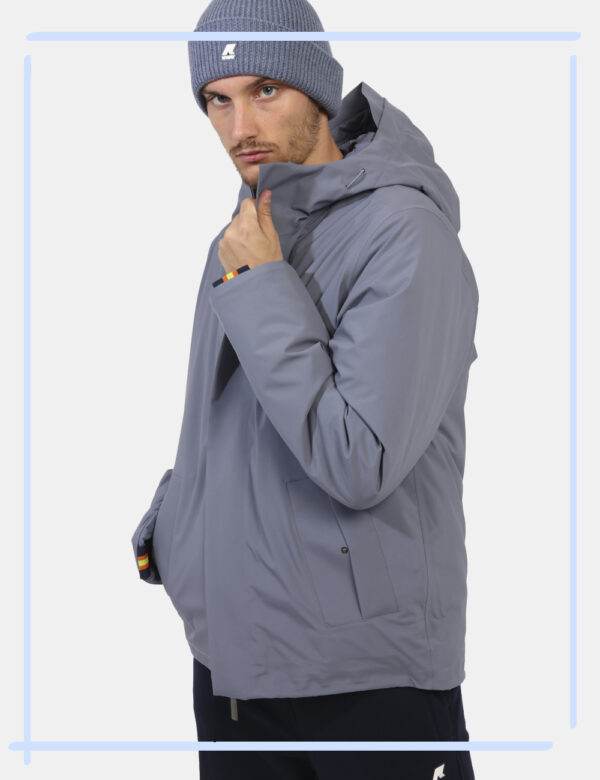 Giacca K-Way Grigio - L’articolo appartiene al campionario esclusivo di stagione: pezzo unicoCod. art. K7132BW P CVVi ricord