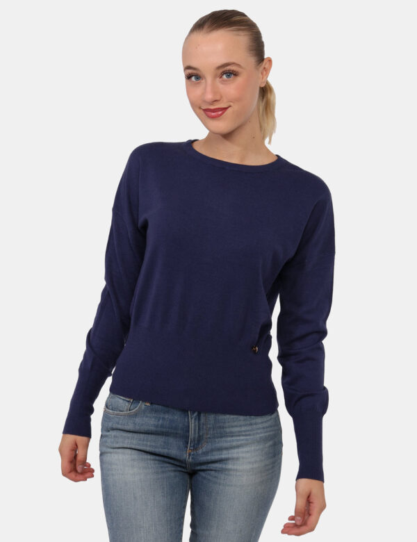Maglione Yes Zee Blu - Maglione classico in total blu. La vestibilità è morbida e regolare. Il maglione è adatto per occasio