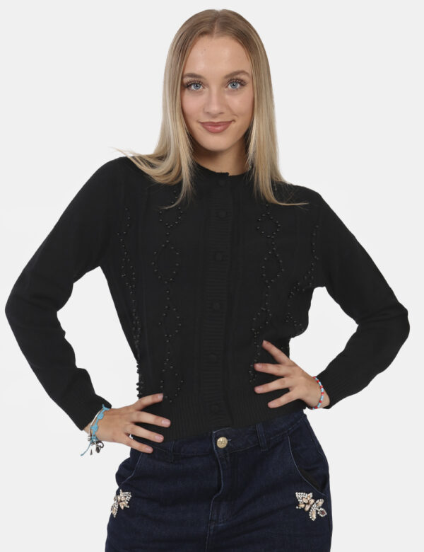 Maglione Yes Zee Nero - Maglione modello cardigan in total nero con perline coordinate. La vestibilità è morbida e pratica g