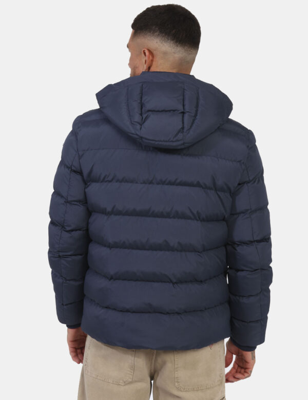 Piumino Geox Blu - L’articolo appartiene al campionario esclusivo di stagione: pezzo unicoCod. art. M4628C T3144 CVVi ricord