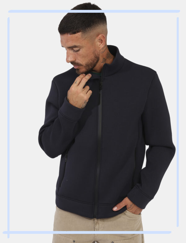 Giacca Geox Blu - L’articolo appartiene al campionario esclusivo di stagione: pezzo unicoCod. art. M4675K T3175 CVVi ricordi