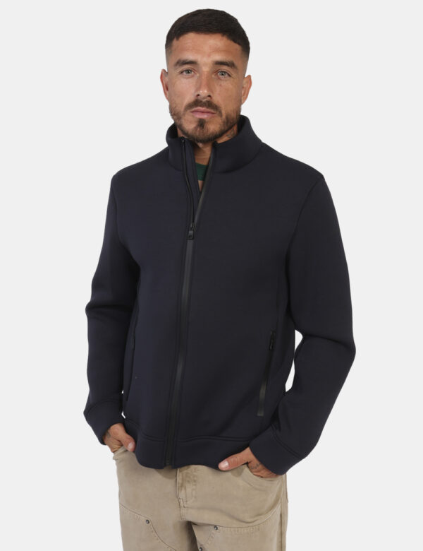 Giacca Geox Blu - L’articolo appartiene al campionario esclusivo di stagione: pezzo unicoCod. art. M4675K T3175 CVVi ricordi