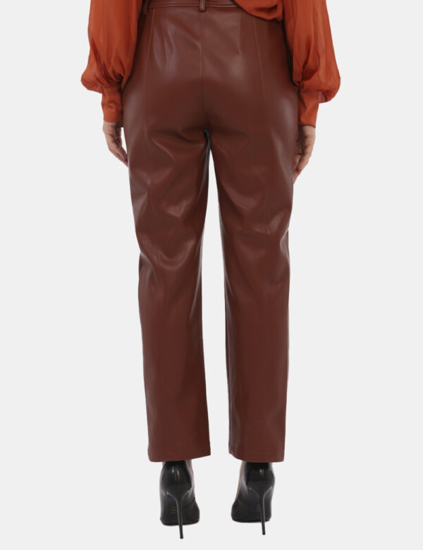 Pantaloni Manila Grace Marrone - L’articolo appartiene al campionario esclusivo di stagione: pezzo unicoCod. art. P054EU A C