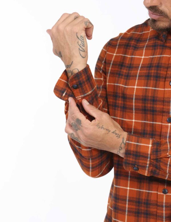 Camicia Timberland Arancione - L’articolo appartiene al campionario esclusivo di stagione: pezzo unicoCod. art. TB0A6V7E B C