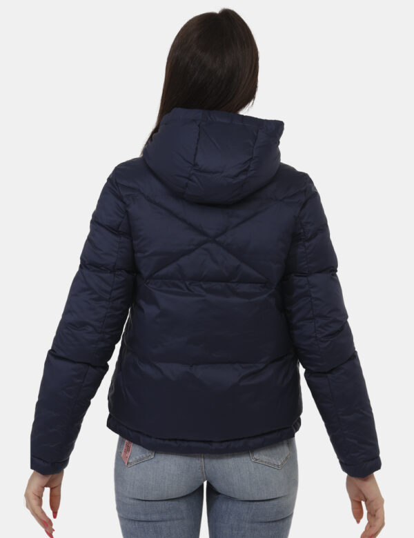 Giacca Colmar Rosa - Giacca double face da un lato rosa shocking dall'altro blu navy. Presente cappuccio e tasche a taglio t