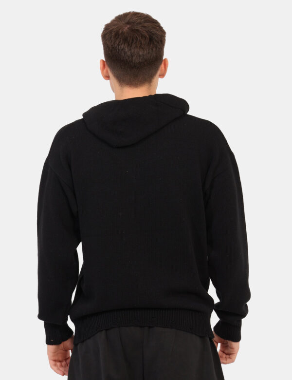 Maglia con cappuccio Disclaimer Nero - L’articolo appartiene al campionario esclusivo di stagione: pezzo unicoCod. art. 24ID