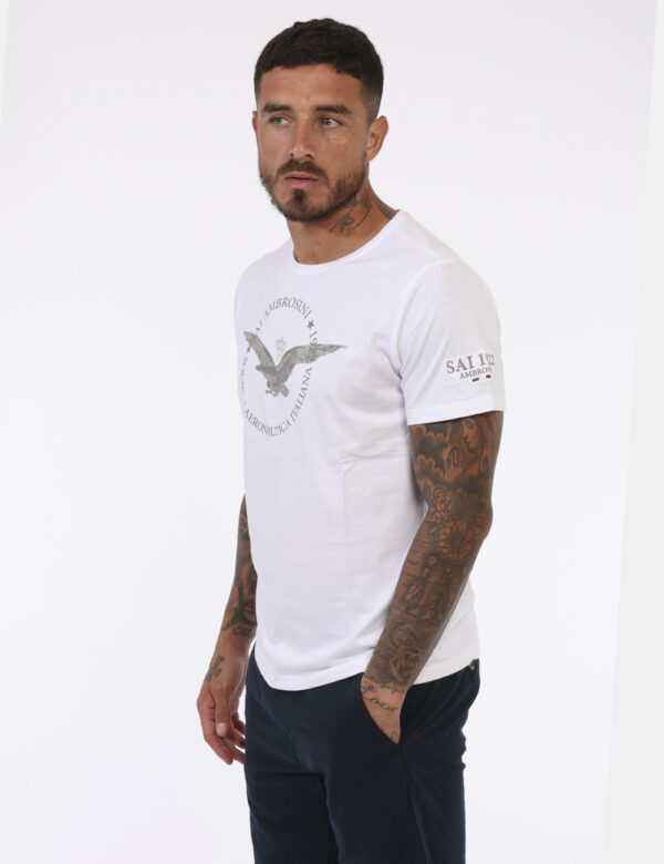 T-shirt Aeronautica Italiana Bianco - T-shirt classica in total bianco con logo brand centrale. La vestibilità è morbida e r