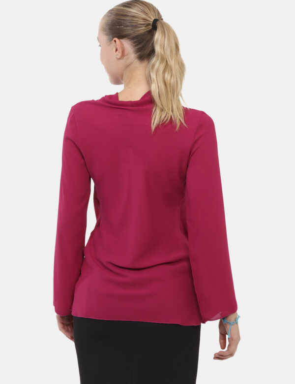 Blusa Rue De Clerie Bordeaux - Blusa classica in total bordeaux semitrasparente. Il capo è arricchito da scollo morbido e ta