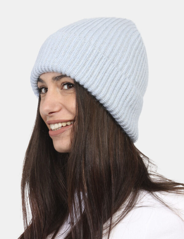 Cappello Concept83 Azzurro - Cappello modello berretto con risvolto, in total azzurro chiaro con filo lurex finissimo argent