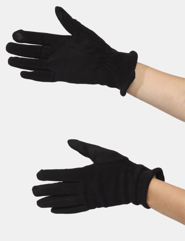 Guanti Concept83 Nero - Guanti morbidi in total nero, ideali per mani affusolate e per occasioni casual. L'indossatura è pra