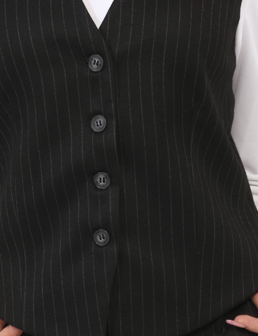 GT54GES-OV_NERO_AI24_3 Gilet Materica Nero - Gilet classico in total nero gessato bianco. La vestibilità è morbida e pratica grazie a bottoni ad as