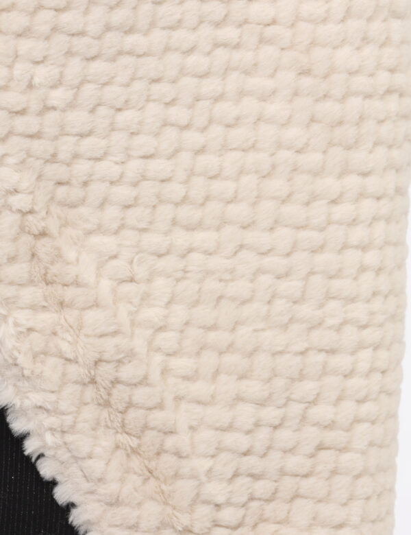 Poncho Concept83 Beige - Poncho in total beige con collo abbondante ad una vestibilità morbida. Ideale per per occasioni cas