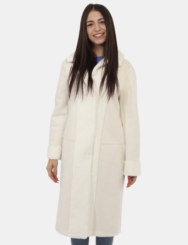 Cappotto Yes Zee Bianco - Cappotto lungo double face in total bianco con tasche a taglio trasversale. Il capo è utilizzabile