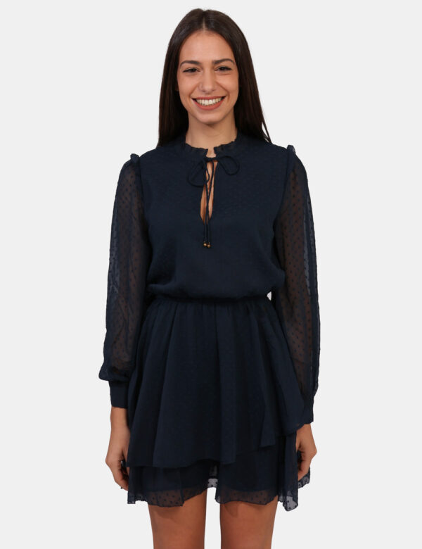 Vestito Pepe Jeans Blu - Vestito corto a maniche lunghe velate con polsino, in total blu navy ricamato. Presente collo alto