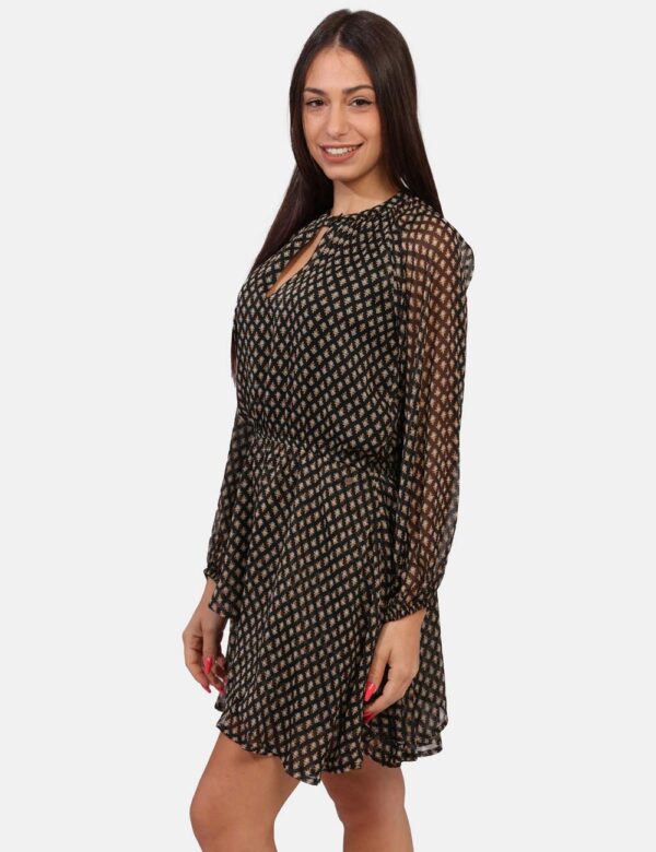Vestito Pepe Jeans Nero - Vestito corto su base nera con stampa allover in tinta coordinata. Presenti maniche a sbuffo vela
