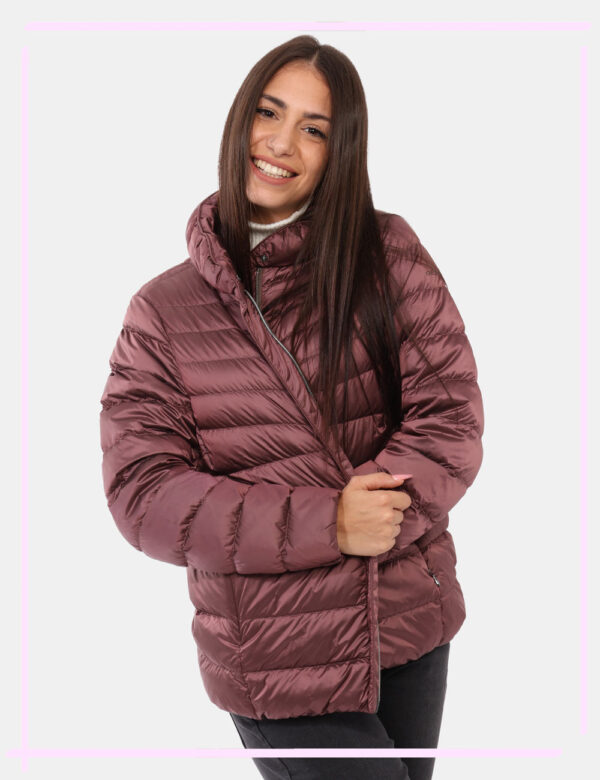 Piumino Geox Rosa - L’articolo appartiene al campionario esclusivo di stagione: pezzo unicoCod. art. W4625E T3154 CVVi ricor
