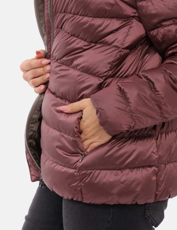 Piumino Geox Rosa - L’articolo appartiene al campionario esclusivo di stagione: pezzo unicoCod. art. W4625E T3154 CVVi ricor