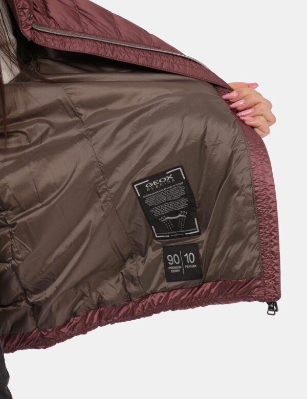 Piumino Geox Rosa - L’articolo appartiene al campionario esclusivo di stagione: pezzo unicoCod. art. W4625E T3154 CVVi ricor