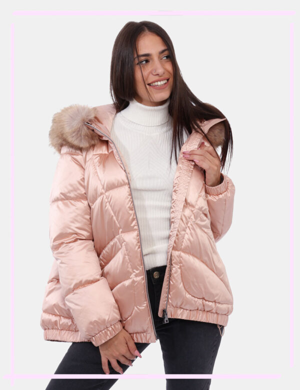Piumino Geox Rosa - L’articolo appartiene al campionario esclusivo di stagione: pezzo unicoCod. art. W4628S T2843 CVVi ricor