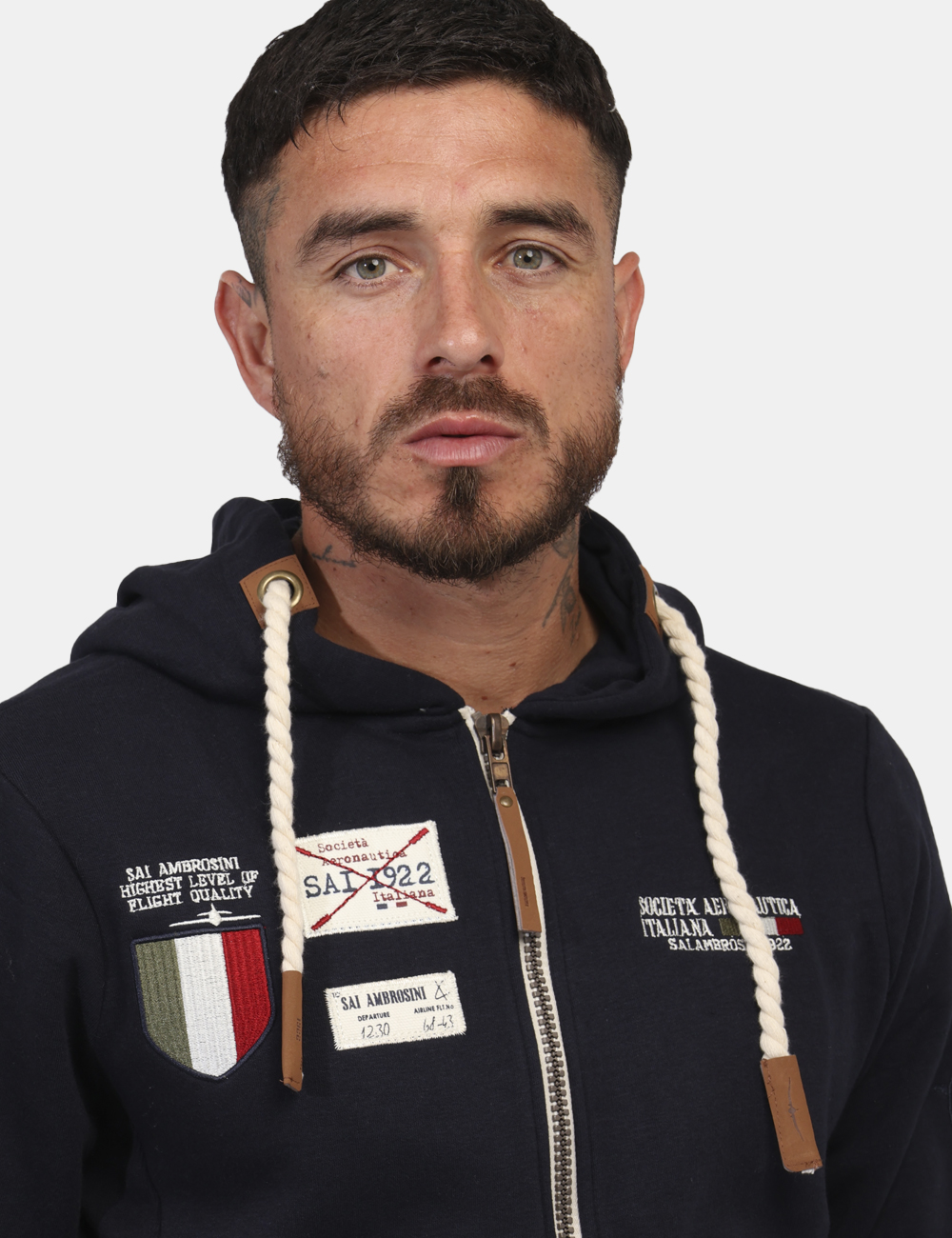 ARI4FP033569U-OV_BLU_AI24_4 Felpa Aeronautica Italiana Blu - Felpa con cappuccio in total blu navy con vari patch in tinta coordinata che richiamano il