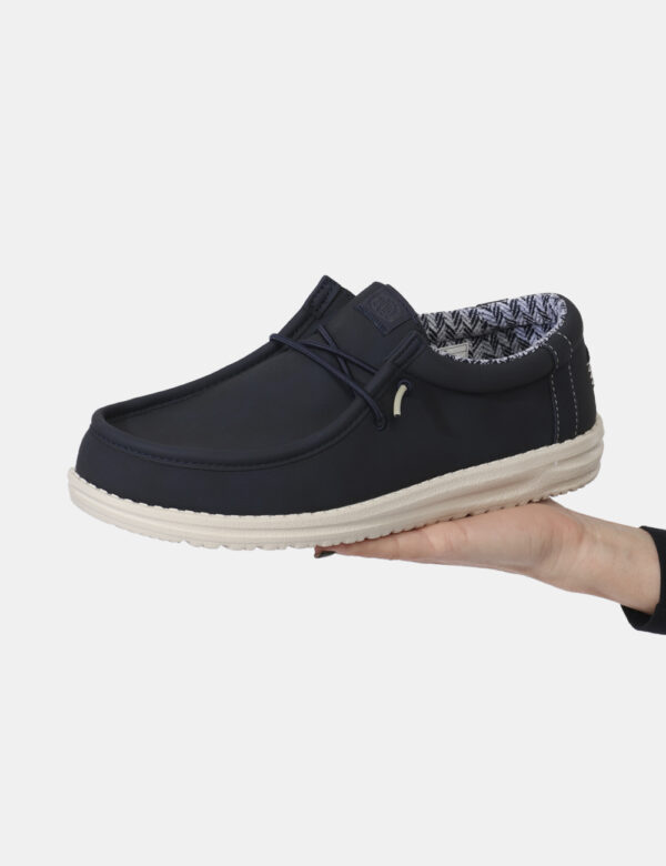 Stringate Heydude Blu - Stringate in total blu navy con patch logo brand in tinta. La calzata è morbida e confortevole. Le s