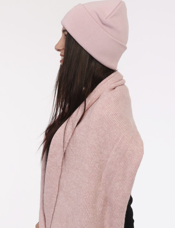 Cappello Calvin Klein Rosa - Cappello modello berretto in total rosa chiaro con risvoltino e patch logo brand. La vestibilit