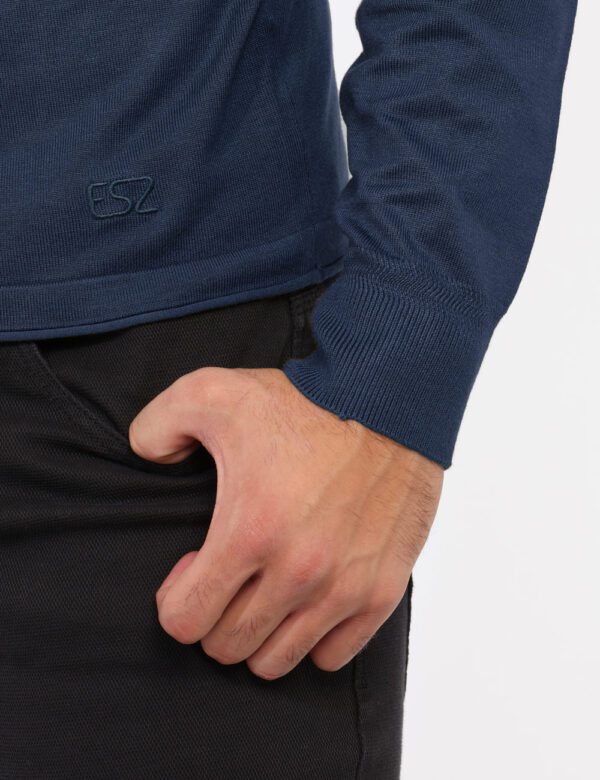 Maglione Yes Zee Blu - Maglione con girocollo classico in total blu navy. La vestibilità è morbida e regolare. Il maglione è