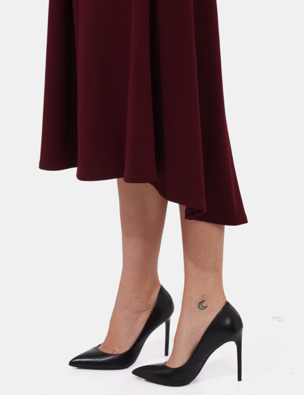 Abito Sandro Ferrone Bordeaux - Vestito lungo in total bordeaux con trama semilavorata e girocollo classico. La vestibilità