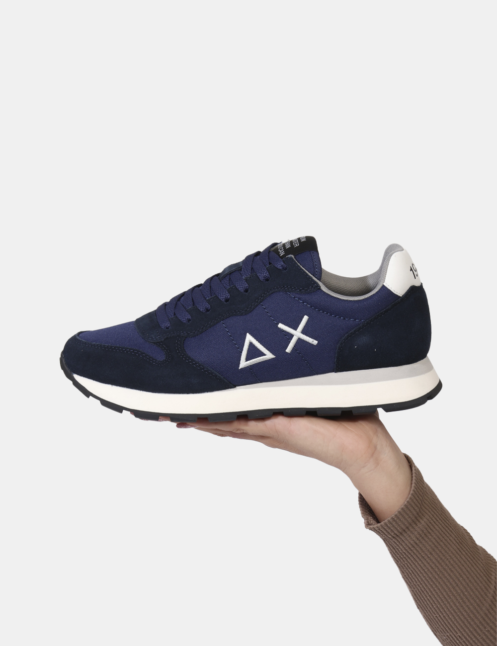 Z44101-OV_NAVY-BLUE_AI24_4 Sneakers Sun68 Blu - Sneakers in total blu navy con richiami bianchi e grigi. La calzata è morbida e confortevole grazie a l