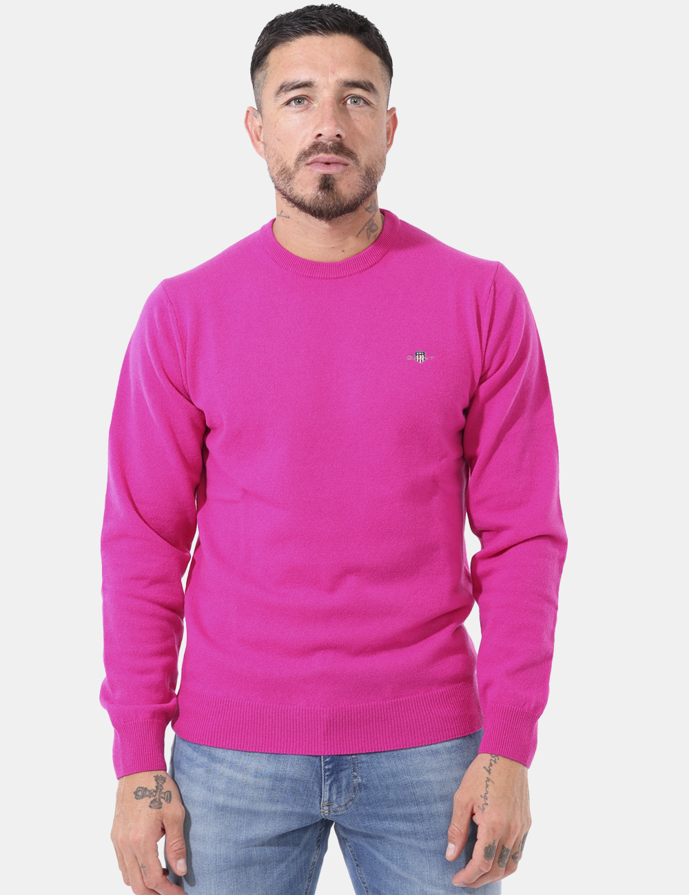 87211-SV_PINK-FUCHSIA_AI24_5 Maglione Gant Fucsia - Maglione in lana con girocollo classico ed in total fucsia. Presente patch logo brand ad altezza cuor