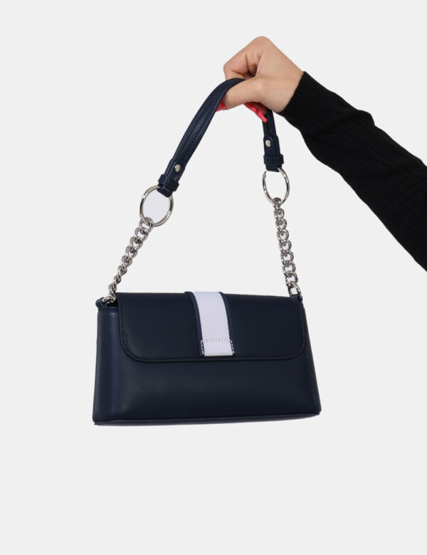 Borsa Tommy Hilfiger Blu - Cod. art. AW0AW16282 OVVi ricordiamo che tutti i nostri articoli sono originali.