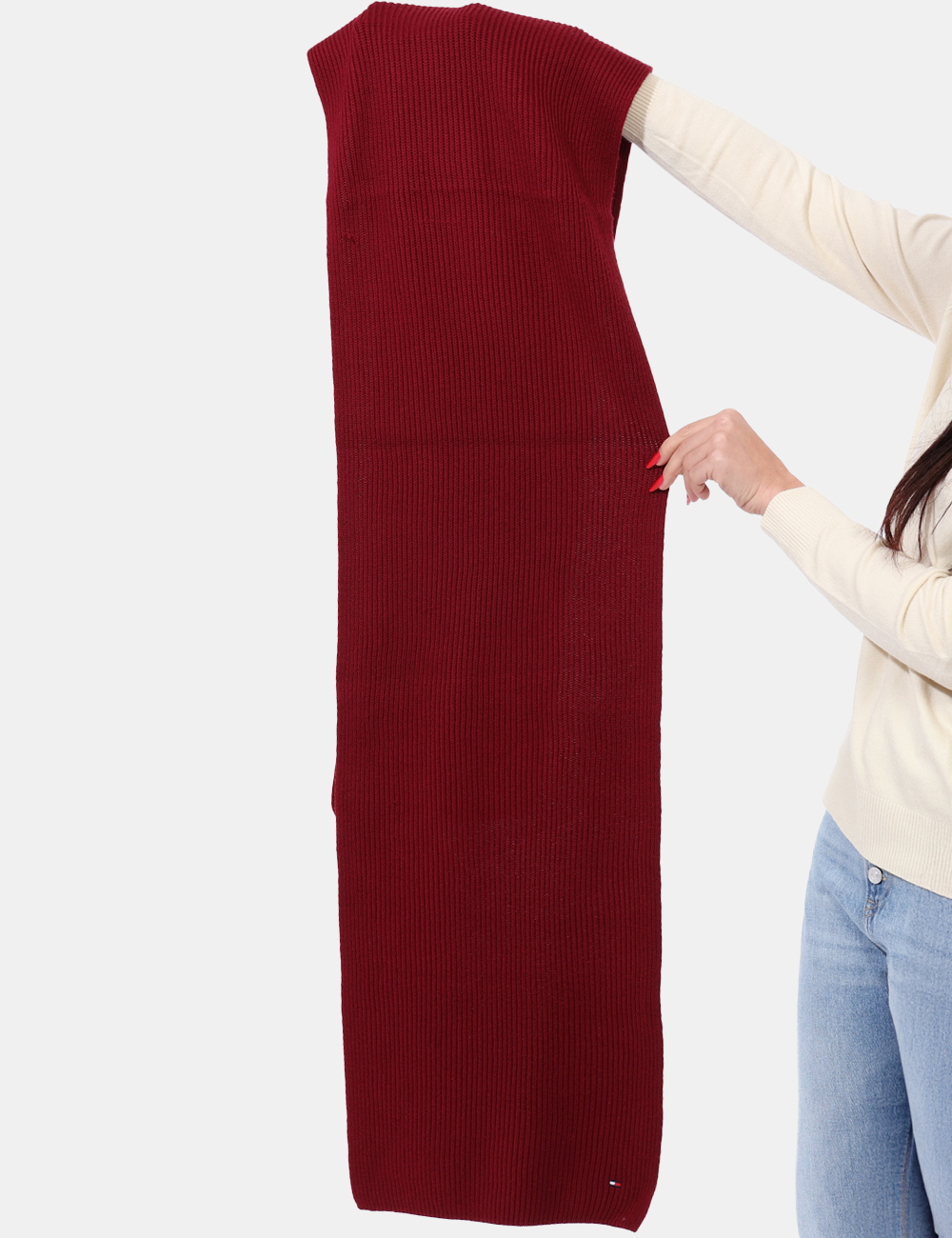 AW0AW16640-OV_RED_AI24_2 Sciarpa Tommy Hilfiger Bordeaux - Sciarpa in misto cotone/cachemire spesso ed in total bordeaux. La vestibilità è morbida e