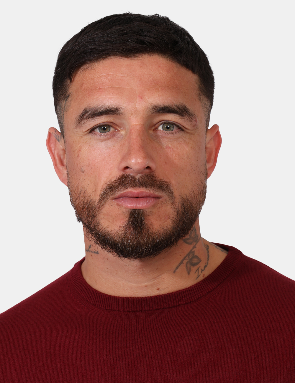 GI8919-2025B-OV_BORDEAUX_AI24_3 Maglione Concept83 Bordeaux - Maglione in misto lana con girocollo classico ed in total bordeaux. La vestibilità è morbida e