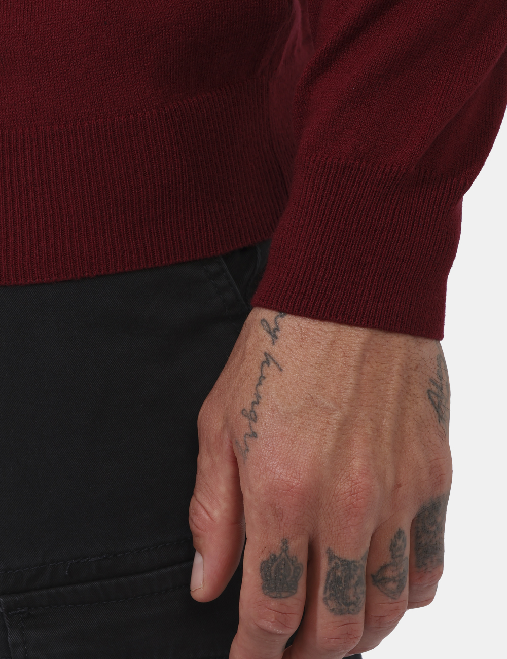 GI8919-2025B-OV_BORDEAUX_AI24_4 Maglione Concept83 Bordeaux - Maglione in misto lana con girocollo classico ed in total bordeaux. La vestibilità è morbida e