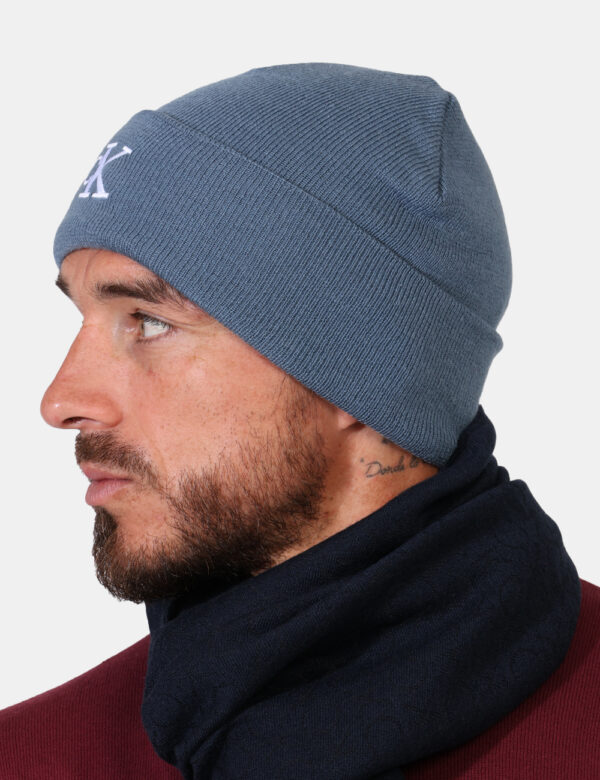 Cappello Calvin Klein Azzurro - Cappello modello berretto in total azzurro con risvoltino e logo brand ricamato. La vestibil