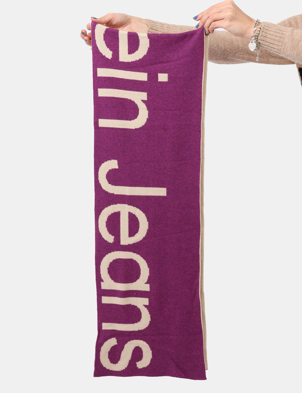 K60K611263-SV_VAC_AI24_2 Sciarpa Calvin Klein Beige - Sciarpa in misto lana bicolor beige e viola. L'indossatura è pratica e maneggevole. La sciarpa