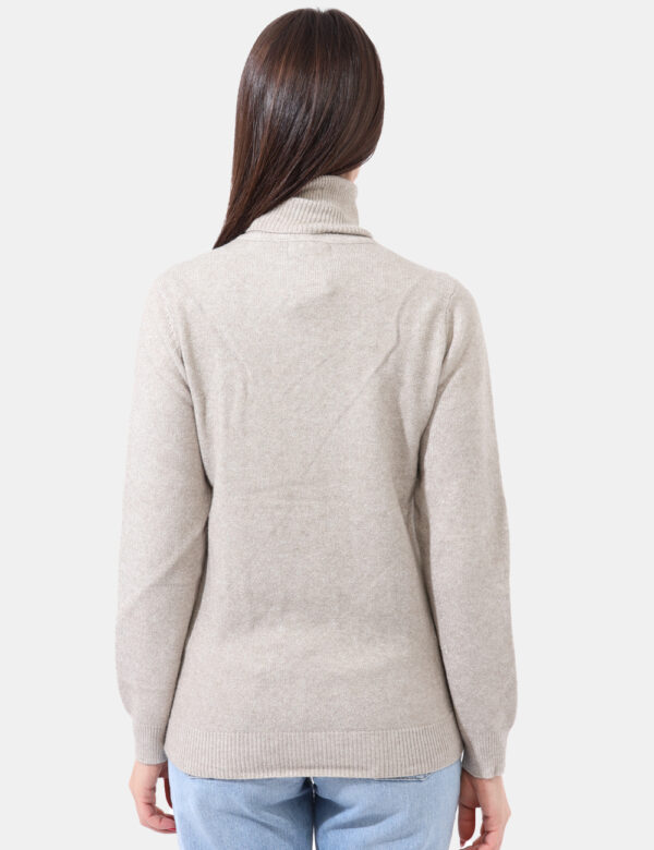 Maglione dolcevita Sandro Ferrone Marrone - Maglione a collo alto, su trama intrecciata ed in total marrone chiaro arricchit
