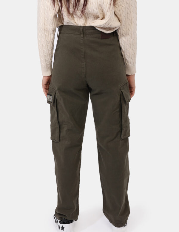 Pantaloni Cargo Concept83 Verde - Pantaloni cargo in total verde militare con tasche a taglio trasversale sul fronte e tasch