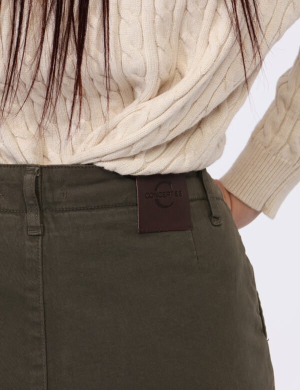 Pantaloni Cargo Concept83 Verde - Pantaloni cargo in total verde militare con tasche a taglio trasversale sul fronte e tasch
