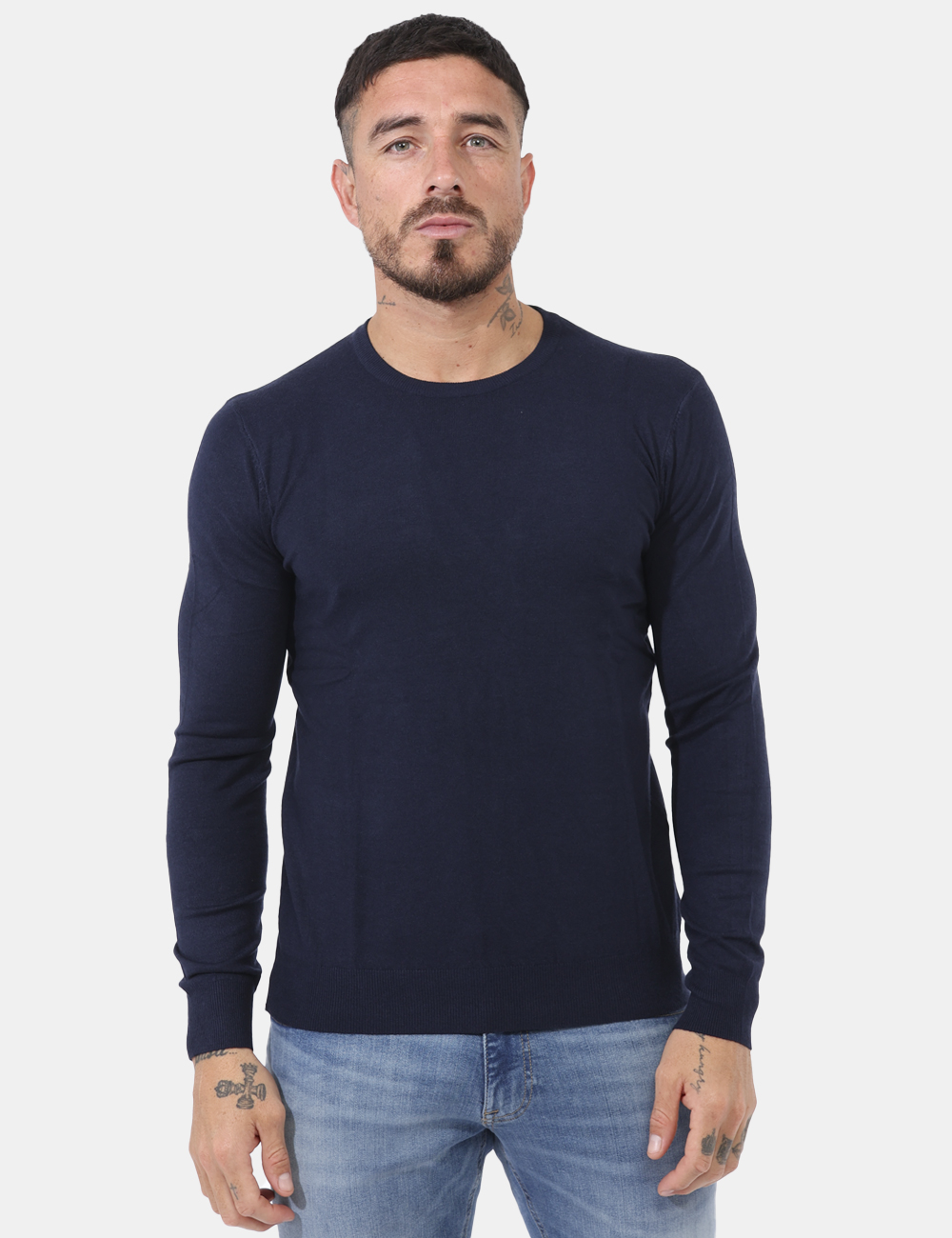 W5C801-SV_BLU_AI24_4 Maglione Maison Du Cachemire Blu - Maglione in misto cachemire con girocollo classico ed in total blu navy. La vestibilità è