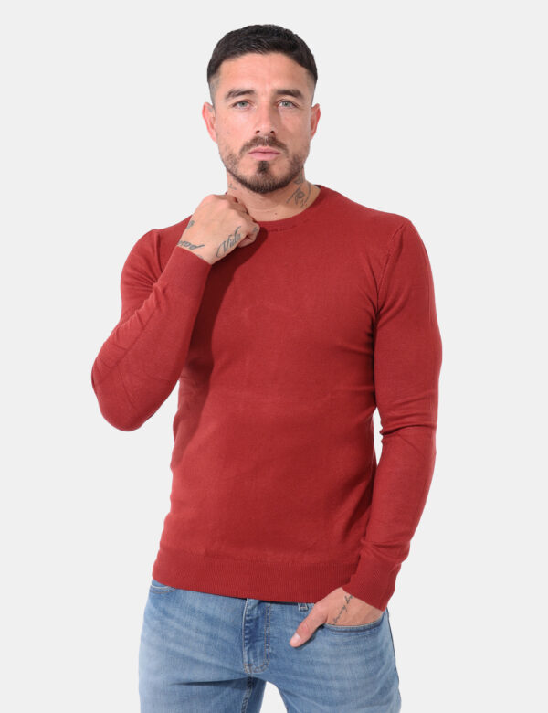 Maglione Maison Du Cachemire Rosso - Maglione in misto cachemire con girocollo classico ed in total rosso ruggine. La vestib