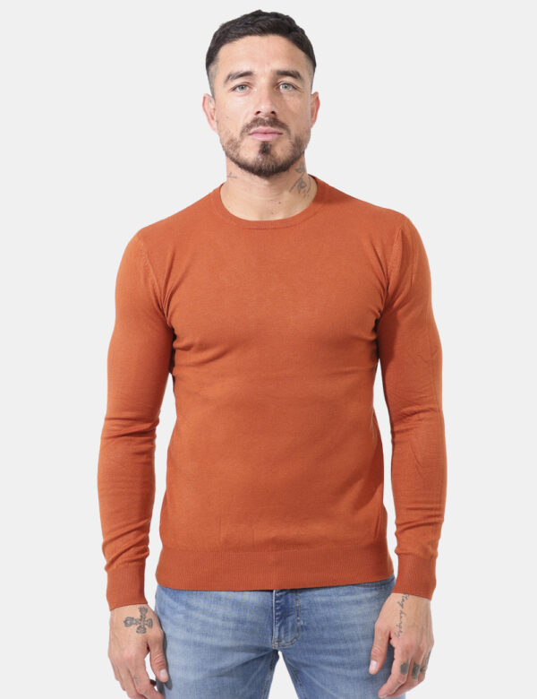 Maglione Maison Du Cachemire Arancione - Maglione in misto cachemire con girocollo classico ed in total arancione. La vestib