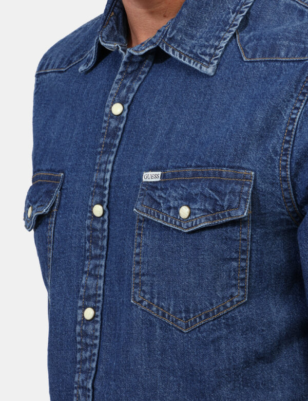 Camicia Guess Jeans taglia L - L’articolo appartiene al campionario esclusivo di stagione: pezzo unico.Cod. art. M4YH55D5EI1