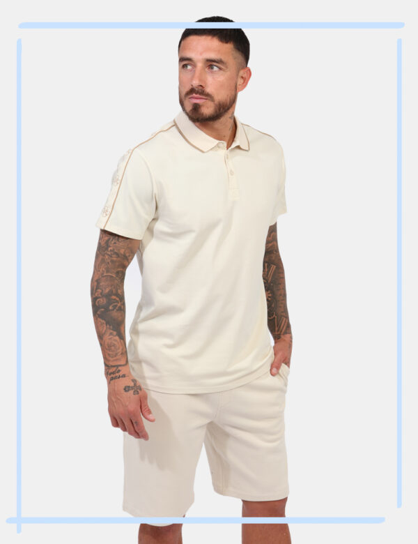 Bermuda Guess Panna taglia M - L’articolo appartiene al campionario esclusivo di stagione: pezzo unico.Cod. art. M5GD10KCN01