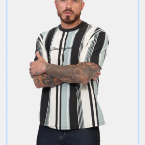 T-shirt Guess Fantasia taglia L - L’articolo appartiene al campionario esclusivo di stagione: pezzo unico.Cod. art. M5GI59K8