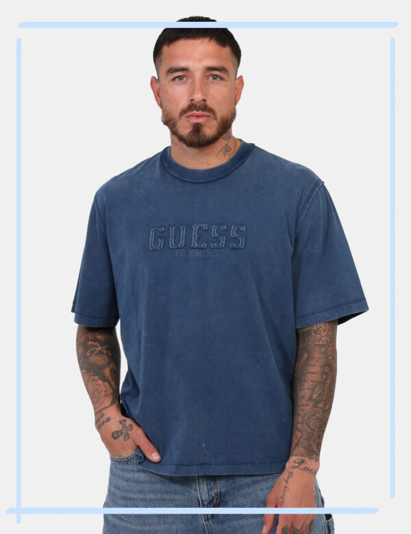 T-shirt Guess Blu taglia L - L’articolo appartiene al campionario esclusivo di stagione: pezzo unico.Cod. art. M5GI63K8FQ4 G