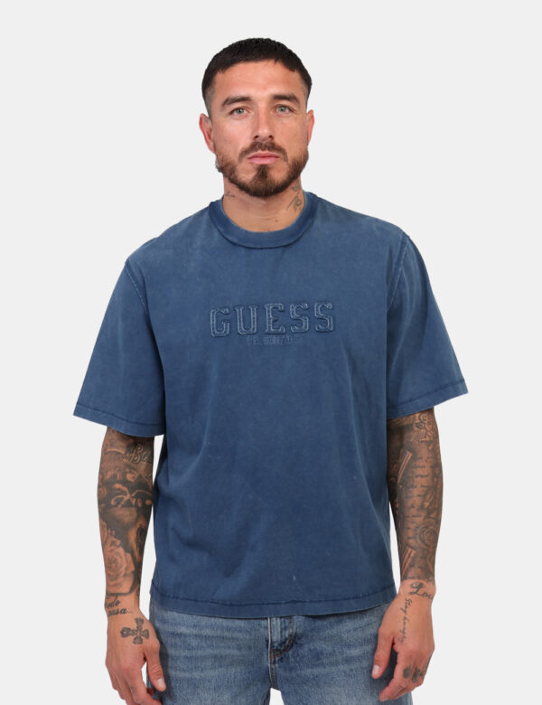 T-shirt Guess Blu taglia L - L’articolo appartiene al campionario esclusivo di stagione: pezzo unico.Cod. art. M5GI63K8FQ4 G