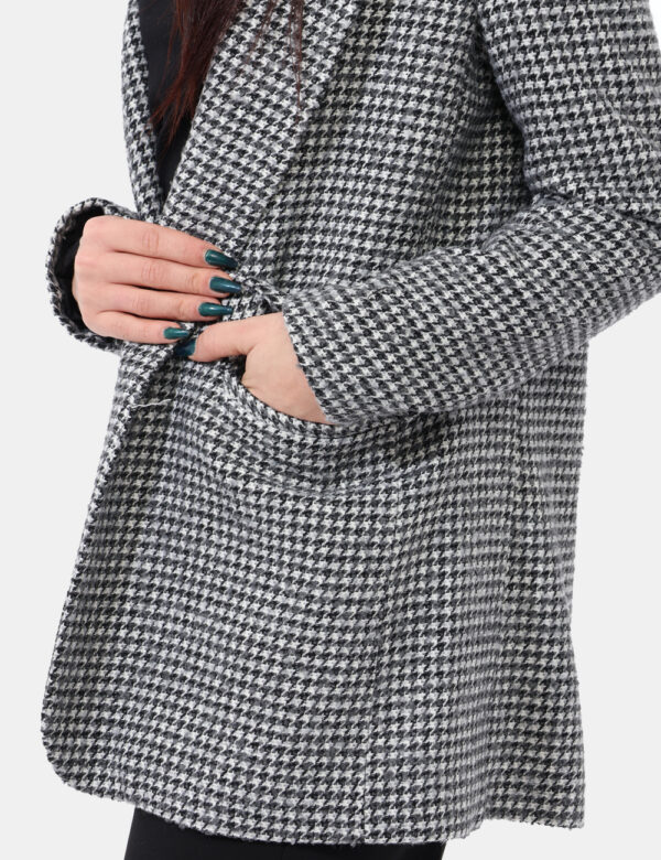 Blazer Sandro Ferrone Grigio - Cod. artS18YBEALBERO 2SVVi ricordiamo che tutti i nostri articoli sono originali.